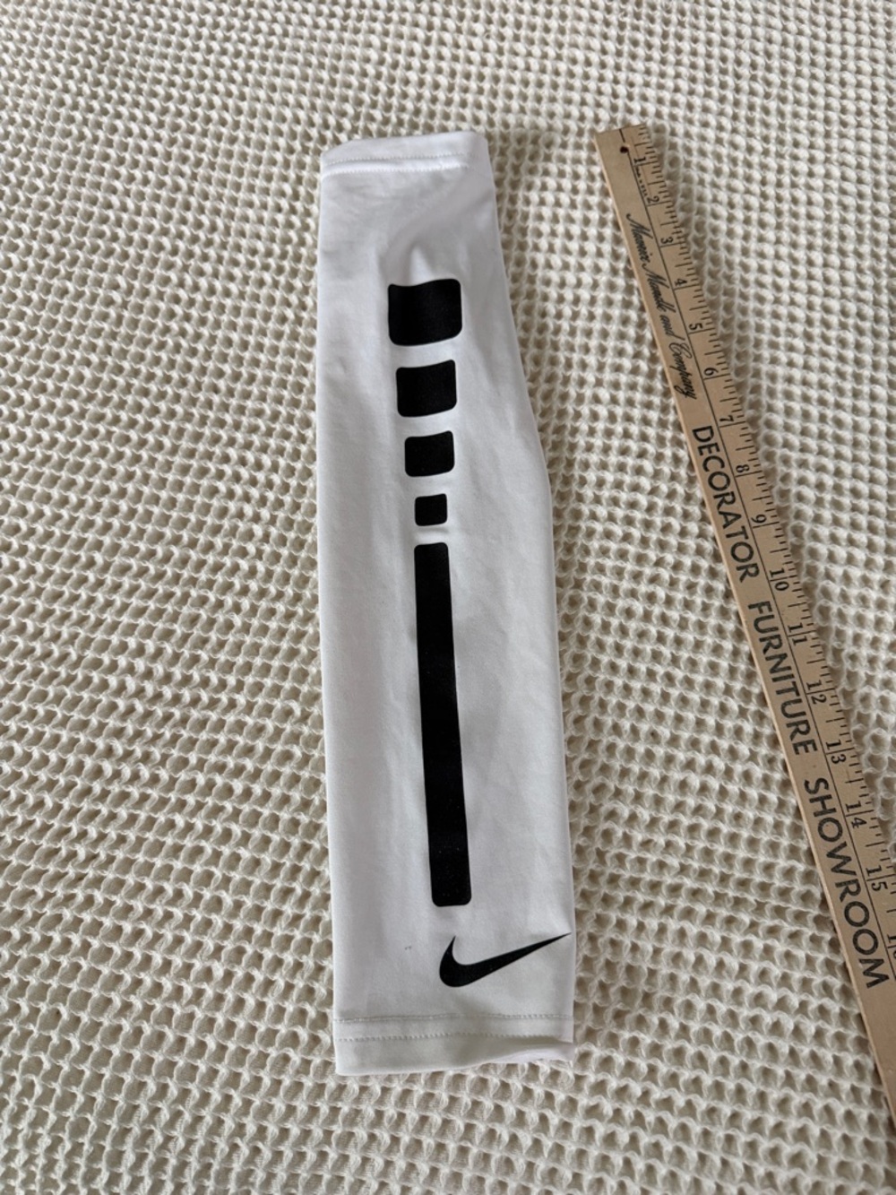 Nike White Arm Sleeve with Black Stripe and Swoosh - Picture 2 of 2